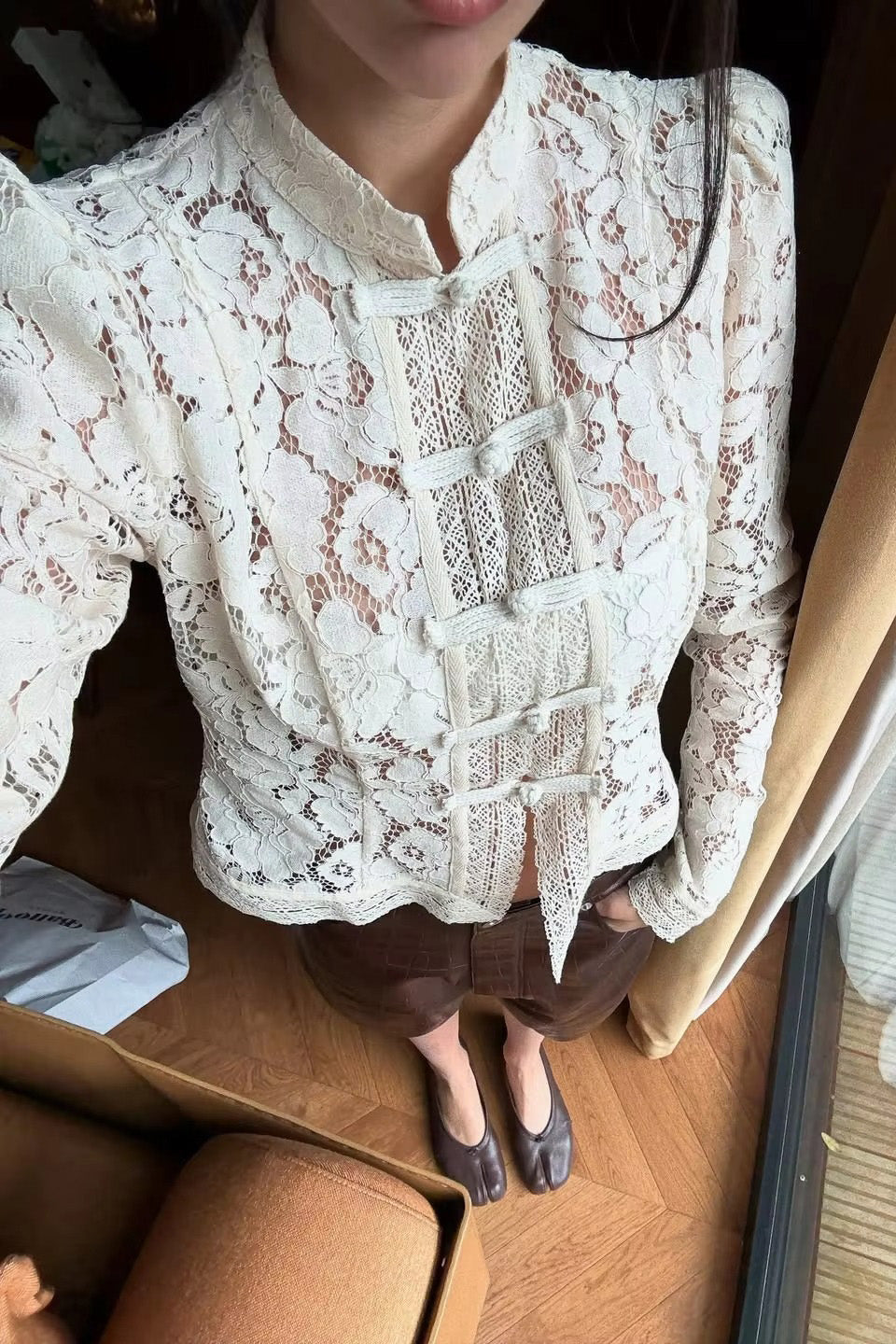 White Lace Stand‐Collared Shirt